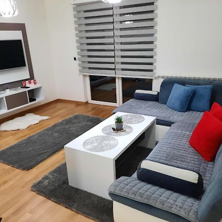 Апартаменти Apartman Bulevar Sarajevo - Free Parking Екстер'єр фото