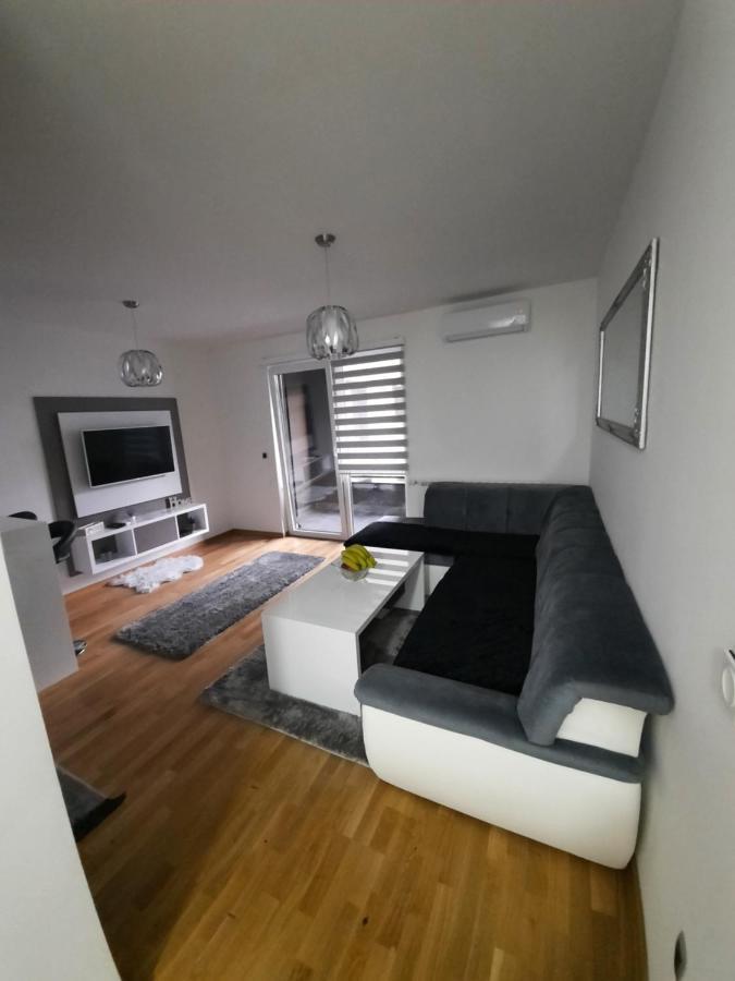 Apartman Bulevar Sarajevo - Free Parking Екстер'єр фото