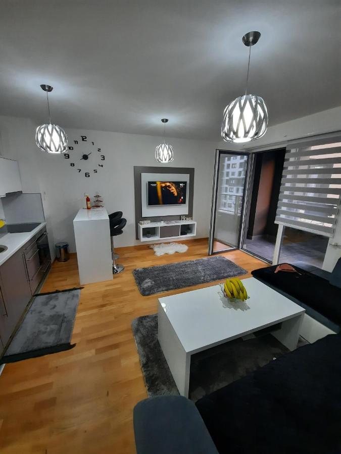 Apartman Bulevar Sarajevo - Free Parking Екстер'єр фото