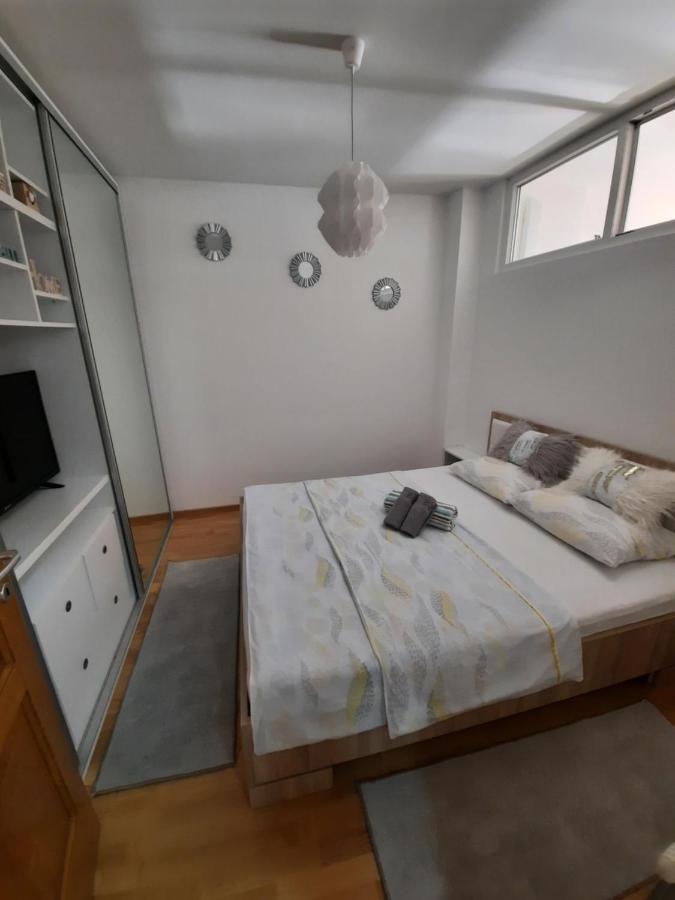 Apartman Bulevar Sarajevo - Free Parking Екстер'єр фото